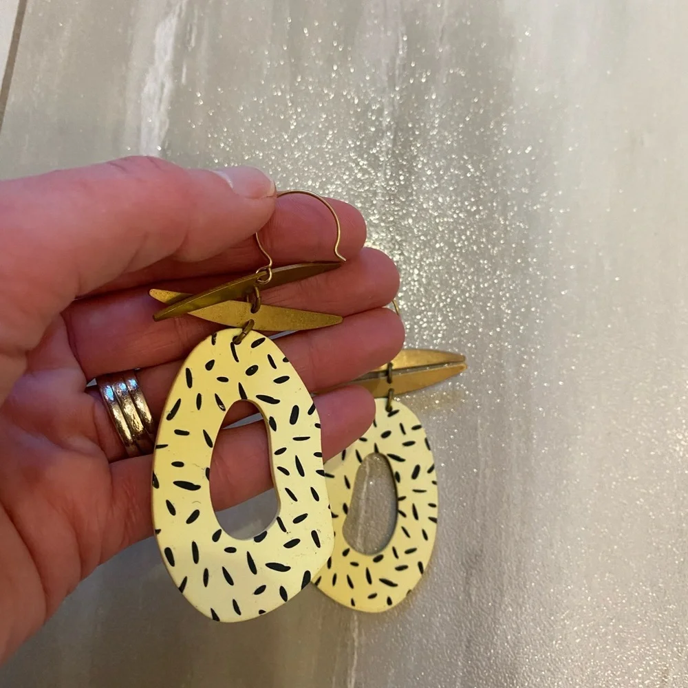 Abstract Gold Tone and Patterned Disc Drop Dangling Earrings for Pierced Ears